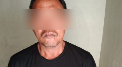 Usai Pijat Orang di Depan Balai Kota Surabaya, Pria ini Ditangkap Polisi, Lho...