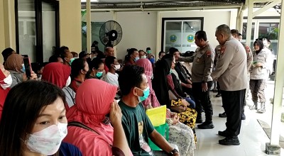 Antusiasme Warga Ikut Operasi Katarak hingga Bibir Sumbing Gratis Polda Jatim