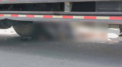 Rem Mandadak hingga Tersenggol Truk, Wanita Pemotor Tewas Masuk Kolong