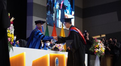 UK Petra Kukuhkan 516 Wisudawan Jenjang S1, S2 dan Program Profesi