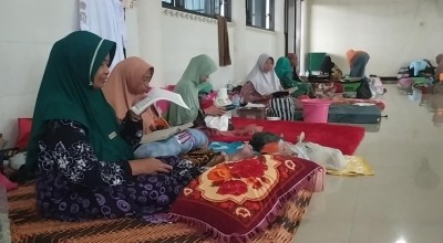 Ratusan Lansia Ikuti Pesantren Kilat Ramadan di Jombang, Sejuknya...