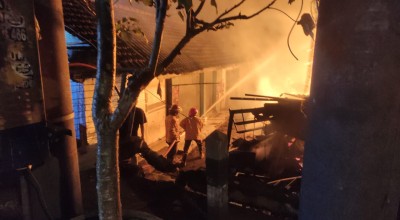 Pasar Gondanglegi Pasuruan Terbakar Dini Hari Tadi