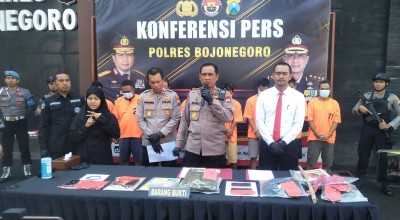 Komplotan Pembobol Uang Tabungan Bermodus Ganjal ATM di Bojonegoro Dibongkar