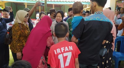 Mensos Sambangi Ipin, Remaja yang Rawat 3 Adik dan Ibu ODGJ