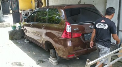Maling di Jombang Preteli Ban Mobil, Waspada Suara Berisik di Malam Hari!