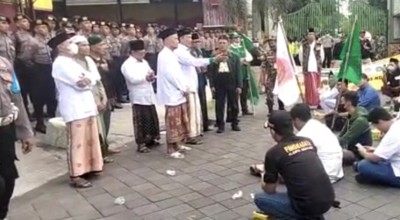 Warga Klampis Ngasem Desak Penutupan Bar Chug Cafe, Ini Alasannya!
