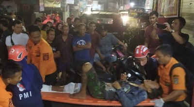 Pria Mabuk di Surabaya Disabet Pedang, Gegera Minta Maaf Malah Dipukul