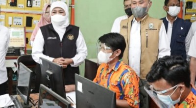 Siapkan Pemimpin Bangsa, Khofifah Buka Golden Ticket PPDB Khusus Ketua OSIS dan Hafiz