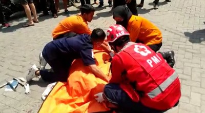 Wanita Penumpang Ojol Tewas Tertabrak Truk di Surabaya, Driver Selamat