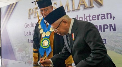 Ma'ruf Amin Resmikan Gedung dan Saksi Pengukuhan Gubes di Unesa
