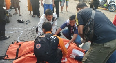 Hilang Kendali Lalu Tabrak Truk di Surabaya, Pemotor asal Blora Tewas