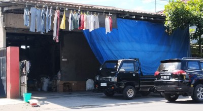 Warga Tulungagung Jemur Baju di Jaringan Listrik, Komentar PLN Tegas!