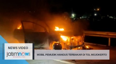 Mobil Pemudik Hangus Terbakar Di Tol Mojokerto
