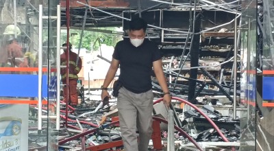 Aksi Heroik Sopir di Balik Kebakaran Apotek Kimia Farma Jalan Diponegoro Surabaya