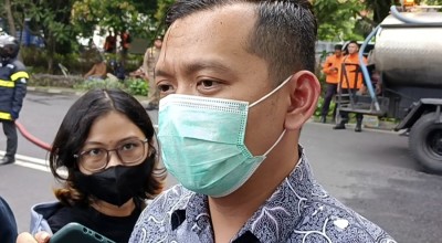 Ricuh Pelantikan PJ Rektot Unisla hingga Catatan Kerugian Negara