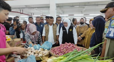 Gubernur Jatim dan Bupati Ponorogo Blusukan ke Pasar Legi Pantau Harga, Berikut Hasilnya