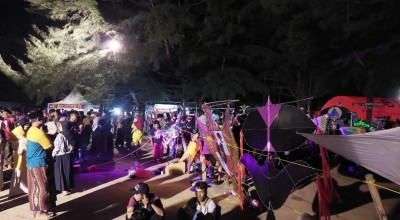 Indahnya Langit Sumenep Dihiasi Layang-layang LED