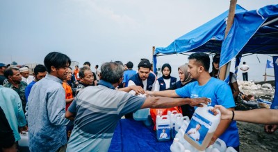 Semringah Para Nelayan di Surabaya saat Menerima Bantuan BBM Gratis