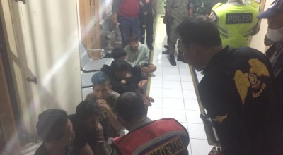 Remaja Pesta Miras di Malam Ramadan Diringkus, Polisi Sita Pil Koplo hingga Celurit
