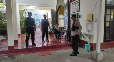 Pengamanan Paskah, Polisi Banyuwangi Libatkan Anjing Pelacak Jaga Gereja