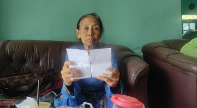 Nenek di Banyuwangi Kepincut Tawaran Bansos Mahasiswa Abal-abal, Emas 20 Juta Raib