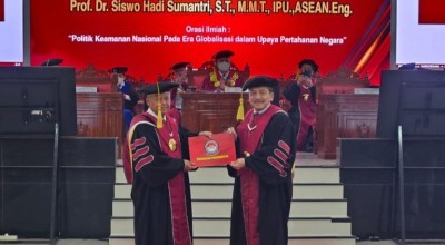 Wakil Rektor II UHT Surabaya Dikukuhkan Jadi Gubes Bidang Ilmu Pertahanan