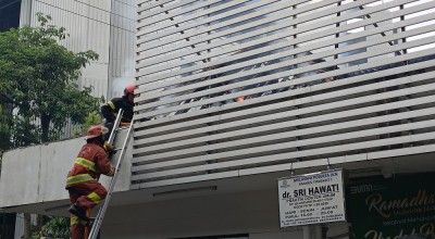 Apotek Kimia Farma Jalan Diponegoro Surabaya Terbakar, Diduga Ini Penyebabnya