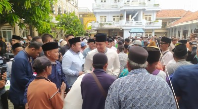 450 Paket Sembako dari AHY untuk Tukang Becak di Bangkalan