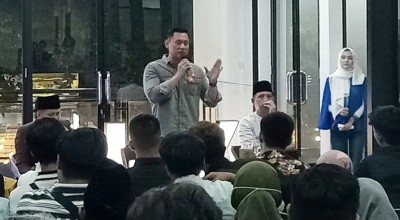 AHY Diskusi Bareng Milenial Gresik dan Ziarah Ke Sunan Giri