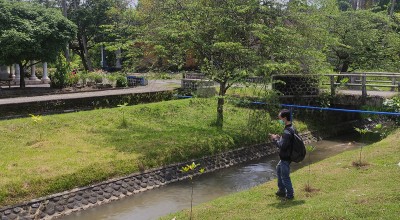 Apes, Warga Banyuwangi Terperosok Sungai saat Kejar Jambret
