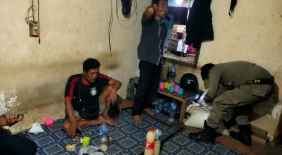 Pemilik Usaha Lari Terbirit-birit saat Satpol PP Lamongan Gelar Razia