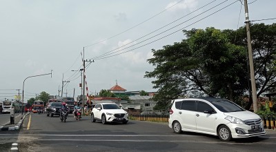 Arus Lalu Lintas di Simpang Mengkreng Kediri Normal, Polisi Tetap Siaga