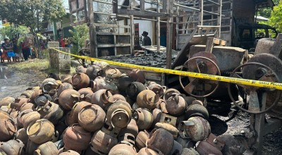 Truk Pengangkut Elpiji Terbakar di Tuban, 2 Mobil hingga Bengkel Hangus Tersambar