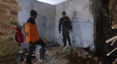 Tembok Rumah Warga Trenggalek Ambruk Terdampak Gempa Tuban