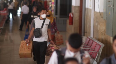 Ribuan Pemudik Jalur Kereta Api Tiba di Kediri