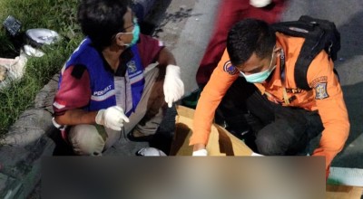 Dua Pemuda Tewas Usai Motornya Bersenggolan dengan Truk di Surabaya