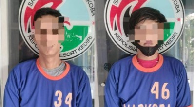 Tunggu Pembeli, Dua Pengedar Okerbaya di Kediri Disergap