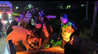 Motor Oleng, Pasutri di Jombang Tewas Tabrak Panther