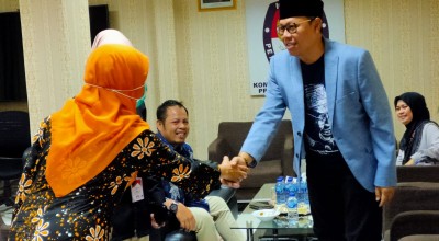 Ahmad Nawardi Daftar Anggota DPD RI ke KPU Jatim Bawa 9.699 Dukungan