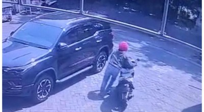 Motor Pengunjung Indomaret di Surabaya Digondol Maling ketika Ditinggal Pipis