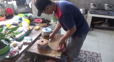 Begini Cara Pengusaha Roti  di Jombang Siasati Harga Telur Mahal