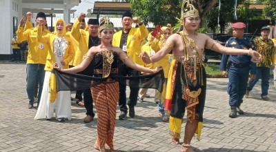 DPD Golkar Jombang Daftarkan Bacaleg ke KPU Diantar Rama Sinta, Ini Filosofinya