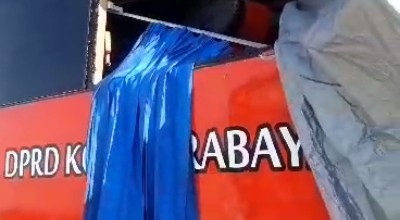 Bus DPRD Surabaya Tabrak Truk Misterius di Tol Pasuruan, 4 Orang Terluka