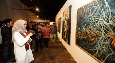 Pameran Seni ArtOs Nusantara Dibuka, Bupati Ipuk: Momentum Dukung Industri Kreatif