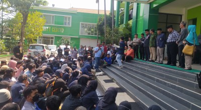 Universitas Islam Lamongan Didemo Mahasiswa Buntut Dualisme Kepemimpinan