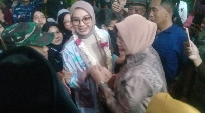 Nyanyi Rungkad di Kampung Halaman, Salma Salsabil Bikin Goyang Ribuan Warga