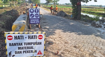 Lancarkan Perekonomian Gresik, Ruas Jalan Cerme Lor - Pundutrate Bakal Mulus November 2023