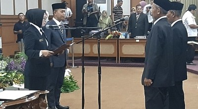 DPRD Gresik Lantik Anggota PAW Partai Demokrat dan PAN