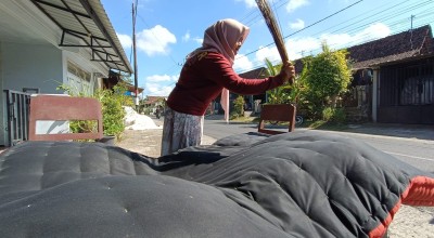 Tradisi Mepe Kasur Suku Osing Banyuwangi, Ini Filosofi Warna Merah Hitam