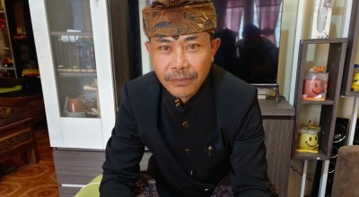 Mengenal Ngantoro, Kades Jetak Probolinggo yang Ajak Warga Lereng Bromo Melek Pendidikan